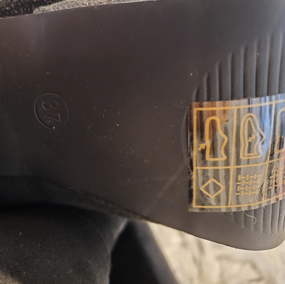 SOLD - Picture 4 of 5